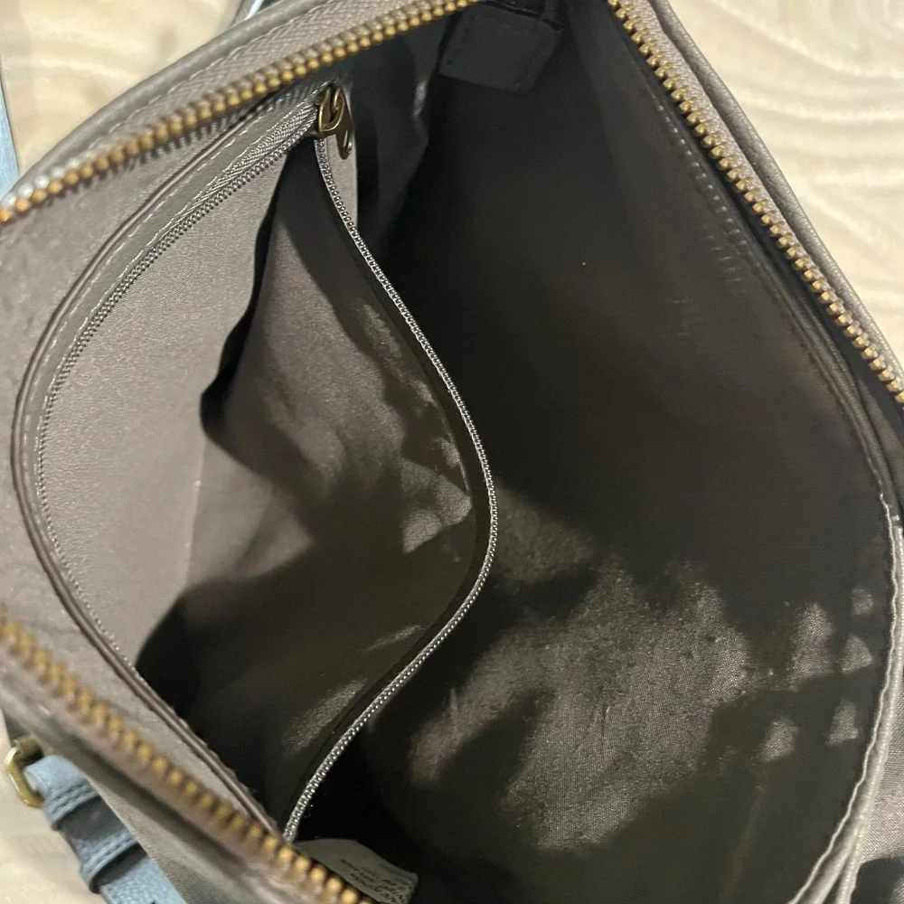 Sonoma Goods For Life Gray Pebbled Faux Leather Crossbody Bag‎ Messenger Purse